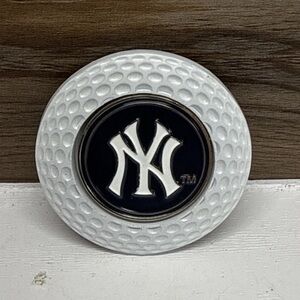 New York Yankees Reversible Golf Ball Marker
